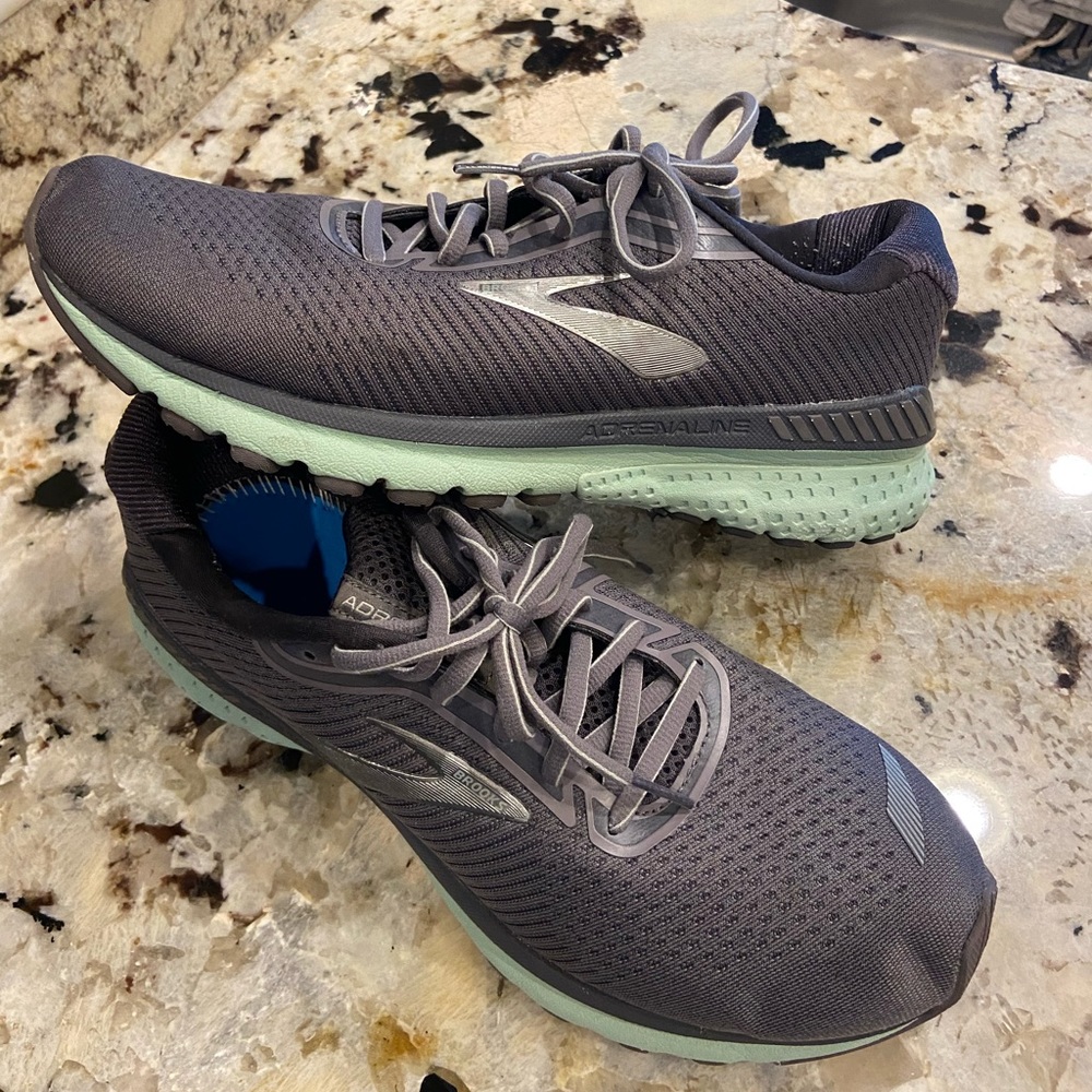 Brooks Adrenaline 20 Womens 10